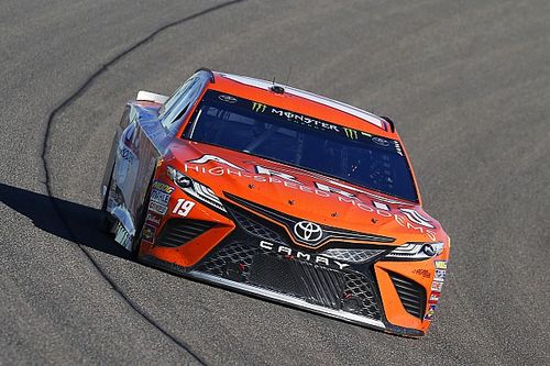 Busch lidera la primera práctica de Daytona 500 con Suárez en tercero