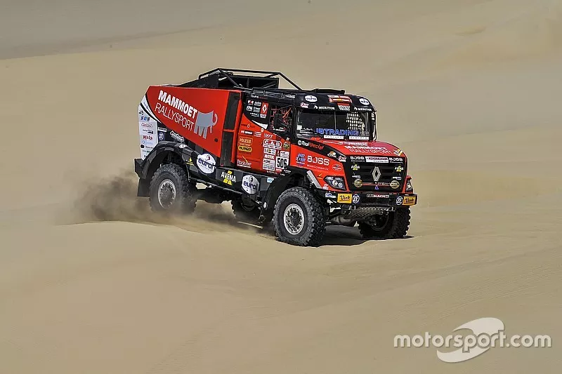 #506 Renault: Martin van den Brink, Wouter Rosegaar, Daniel Kozlovsky