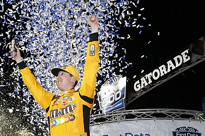 Busch vence prova caótica em Martinsville e vai para final