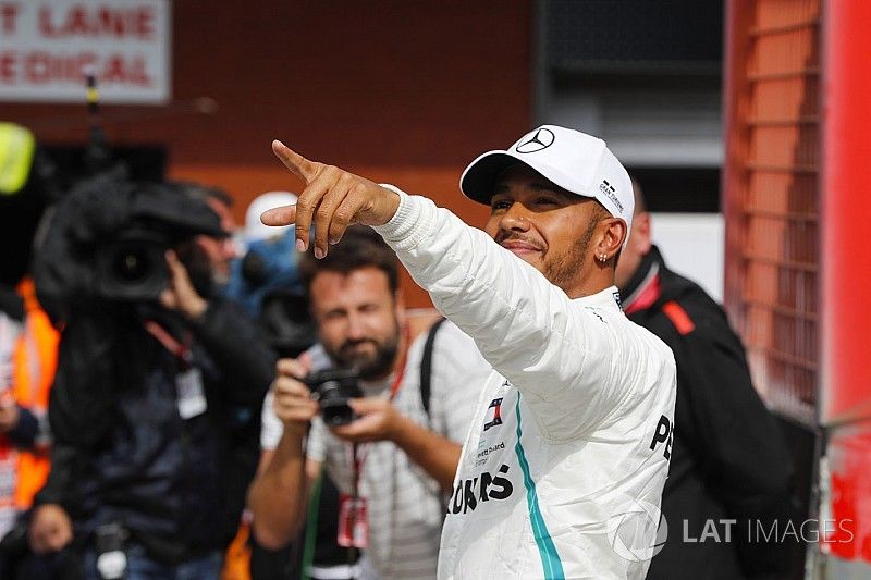 Lewis Hamilton, Mercedes AMG F1, celebrates pole position