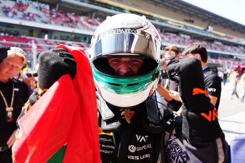 F3: Com dobradinha da VAR, Domingues vence sprint de Barcelona; C&acirc;mara bate