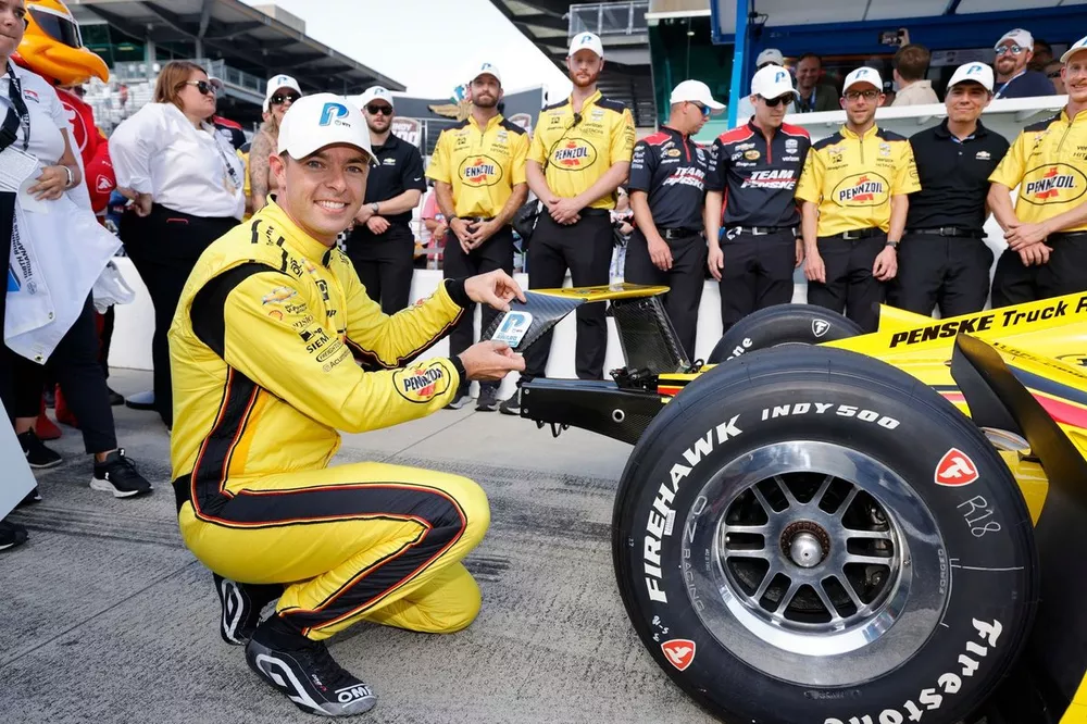 NTT P1 Award winner Scott McLaughlin, Team Penske Chevrolet, Pole