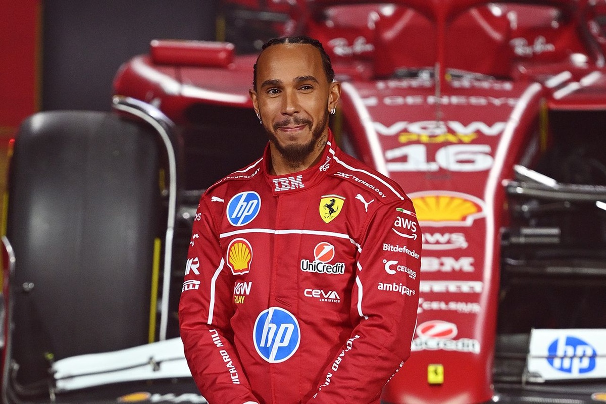 フェラーリ加入ハミルトン、自身最初の”跳ね馬”マシンに興奮