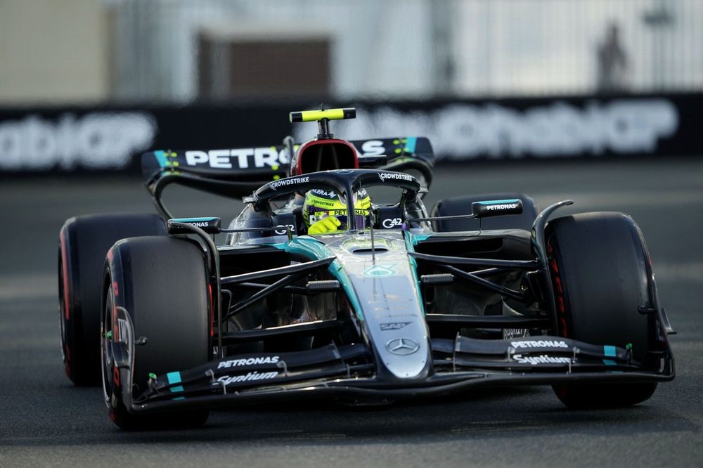 Lewis Hamilton, Mercedes F1 W15