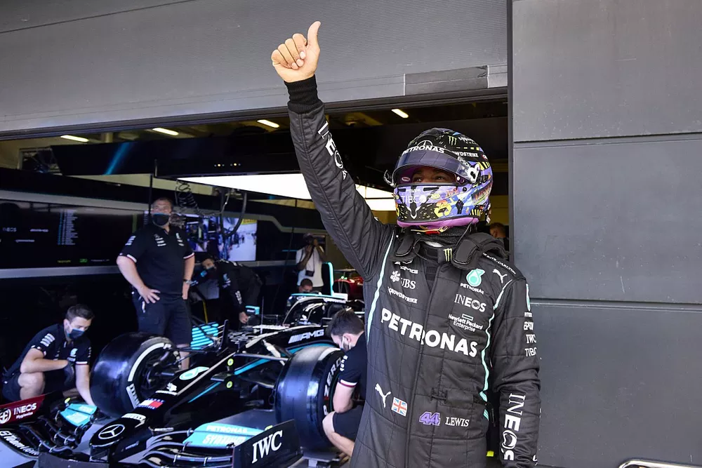 Lewis Hamilton, Mercedes, acknowledges his home fans