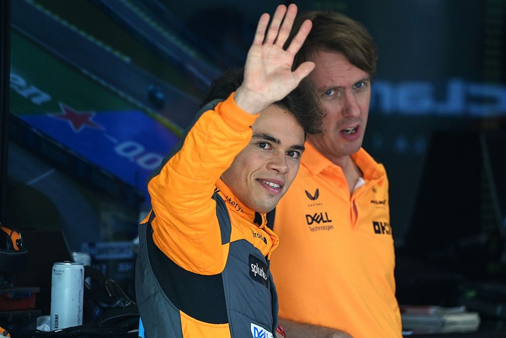 Nyck de Vries, McLaren