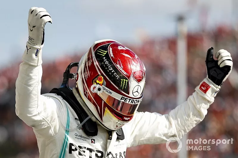 Race Winner Lewis Hamilton, Mercedes AMG F1 celebrates in Parc Ferme 