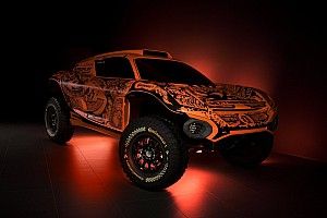 McLaren anuncia su primera mujer piloto y el coche de Extreme E