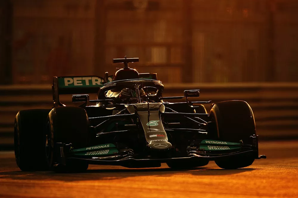 Lewis Hamilton, Mercedes W12