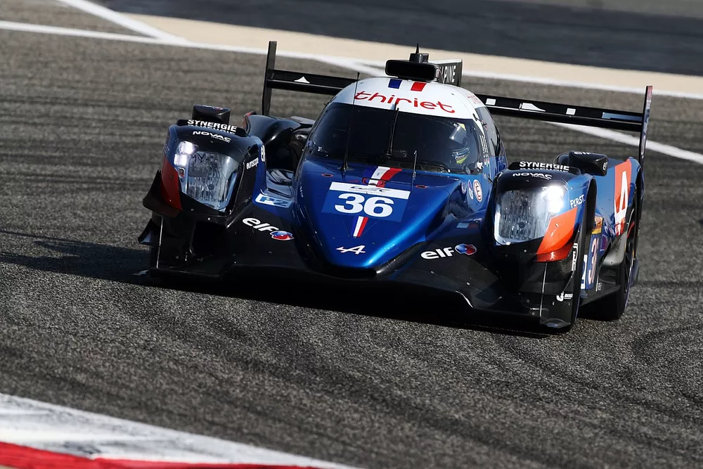 #36 Signatech Alpine Elf Alpine A470: Thomas Laurent, Andre Negrao, Pierre Ragues 