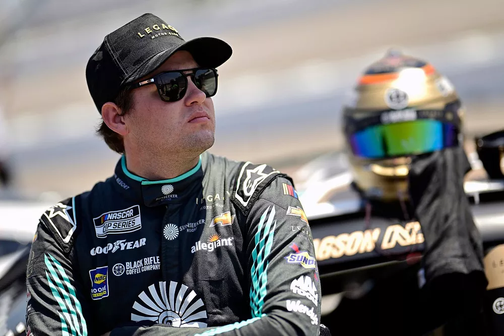 Noah Gragson, LEGACY MOTOR CLUB, Sunseeker Resort Chevrolet Camaro