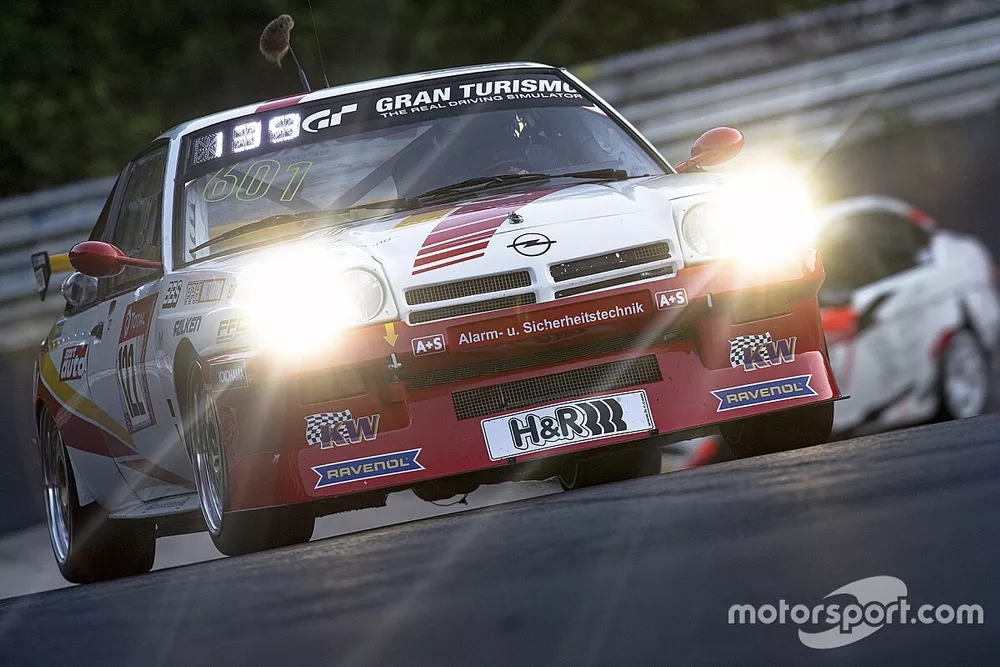 #122 Opel Manta: Olaf Beckmann, Peter Hass, Volker Strycek, J&uuml;rgen Schulten
