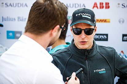 Vandoorne: Hedefim Mercedes'in Formula E takımında yarışmak