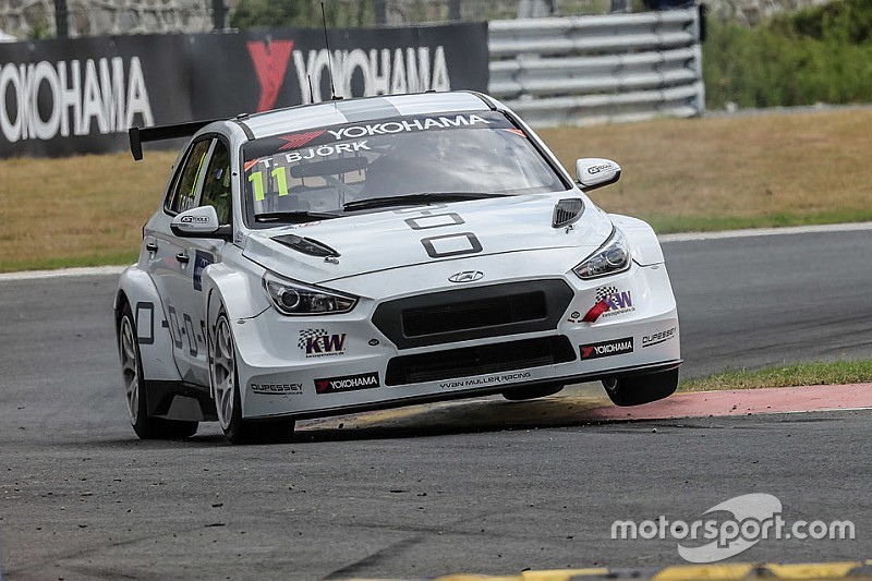 WTCR Ningbo: Üçüncü yarışı Bjork kazandı, Muller yarış dışı kaldı