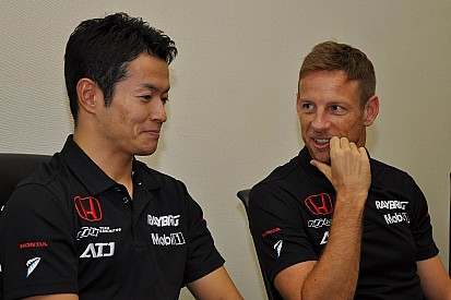 Button ziet in teamgenoot opvolger voor Sato en Kobayashi