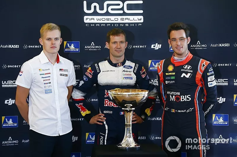 Ott T&auml;nak, Toyota Gazoo Racing, Toyota Yaris WRC 2018, S&eacute;bastien Ogier, M-Sport Ford, Ford Fiesta WRC 2018, Thierry Neuville, Hyundai Motorsport, Hyundai i20 Coup&eacute; WRC 2018, avec le troph&eacute;e de Champion du monde