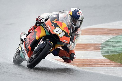 Strepitoso Oncu: vince al debutto in Moto3 a Valencia e scrive la storia. Di Giannantonio vice-campione