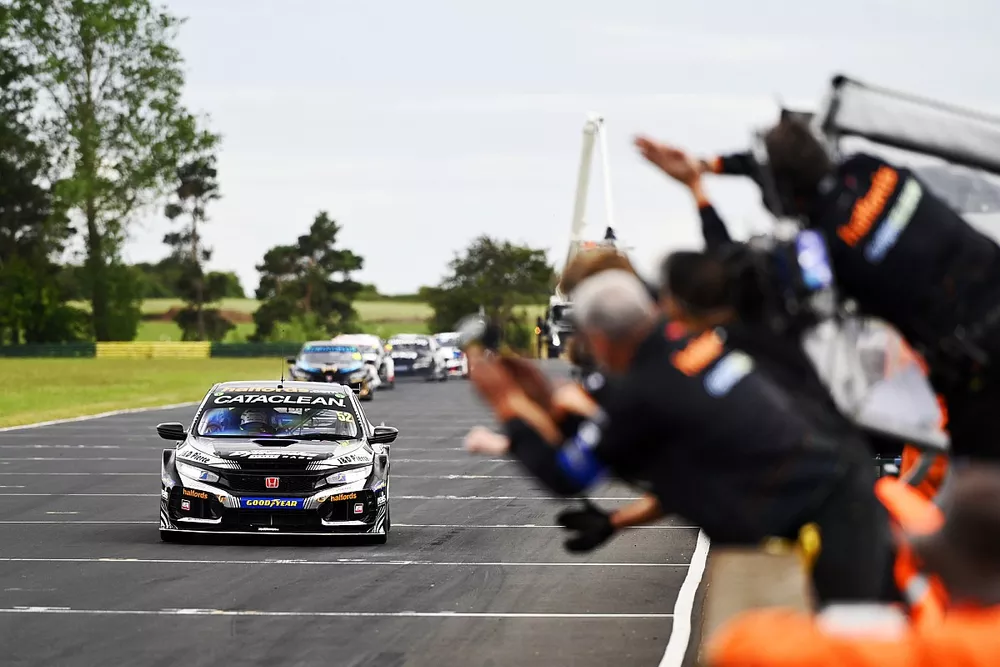 Gordon Shedden, Halfords Racing with Cataclean Honda Civic Type R 