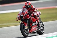 Bagnaia logra la pole en Assen con un nuevo récord
