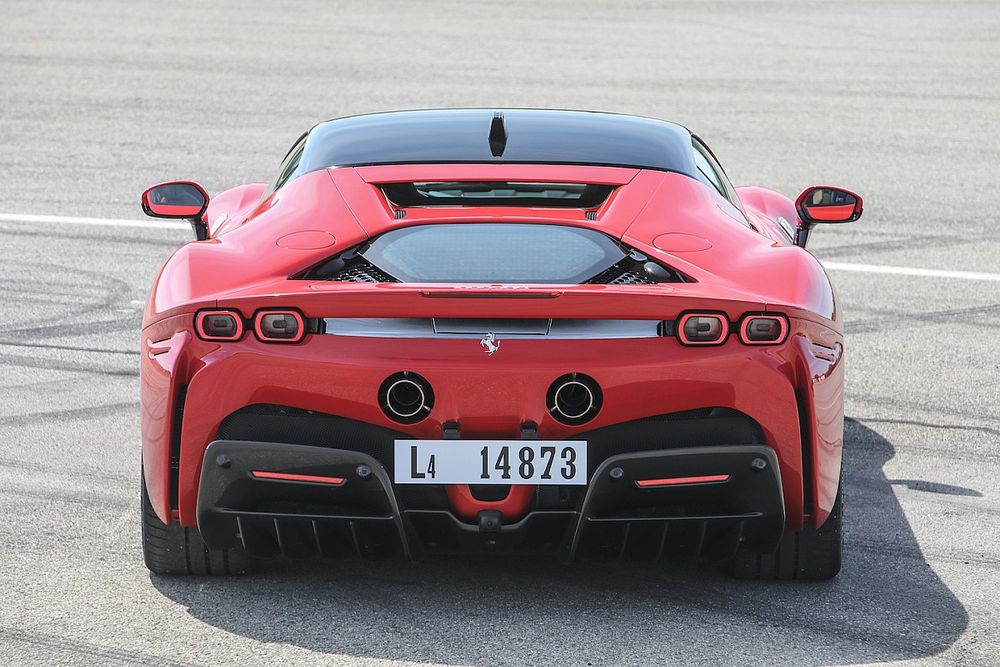 Ferrari SF90 Stradale en Fiorano