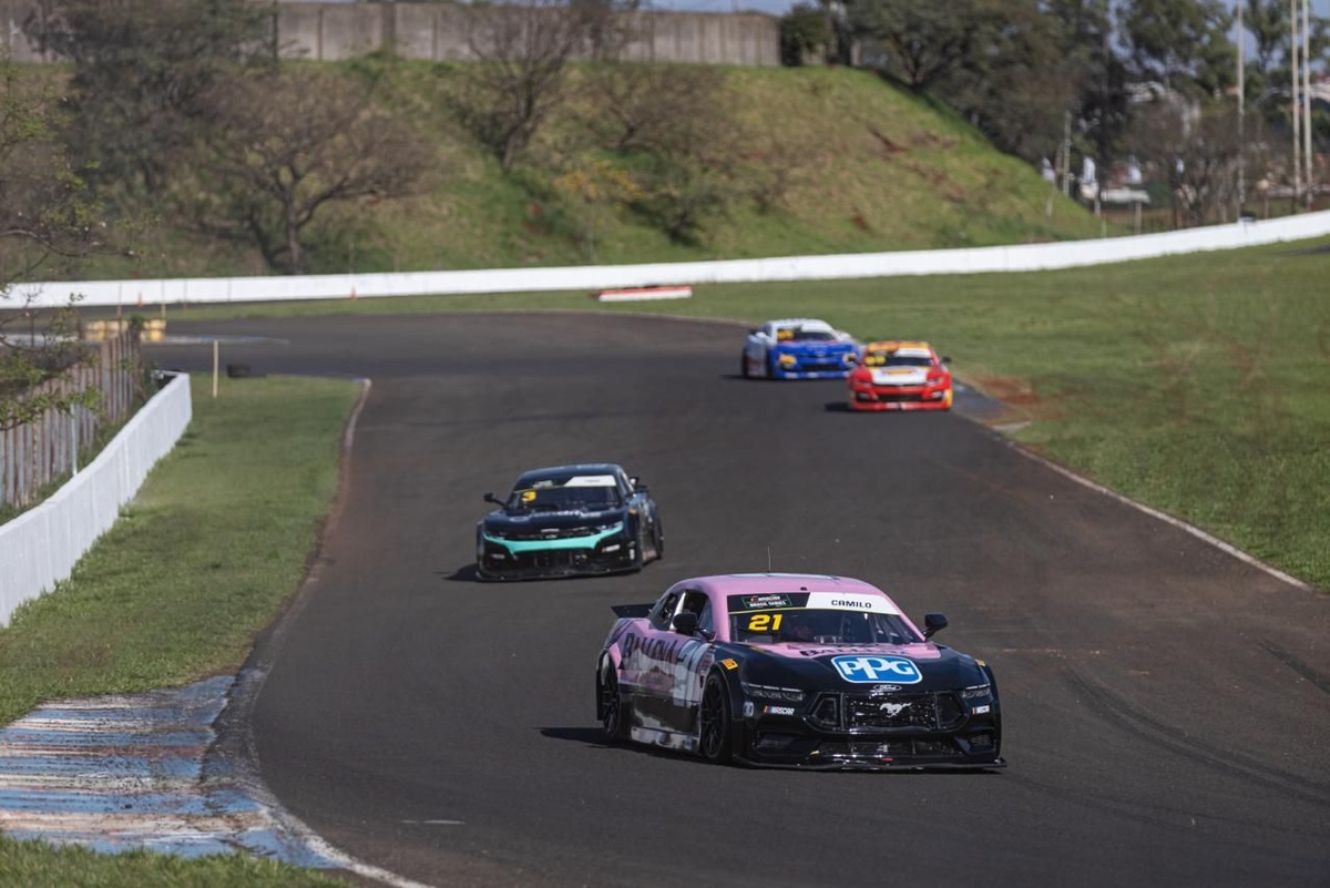 NASCAR Brasil: Thiago Camilo segura pressão de Gabriel Casagrande, vence sprint e fatura pole em Londrina