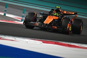 McLaren alerta del "peligro" Russell-Leclerc para sentenciar el título