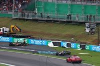 Vídeo F1 | Piastri falla en la sprint de Brasil; choque y bandera roja