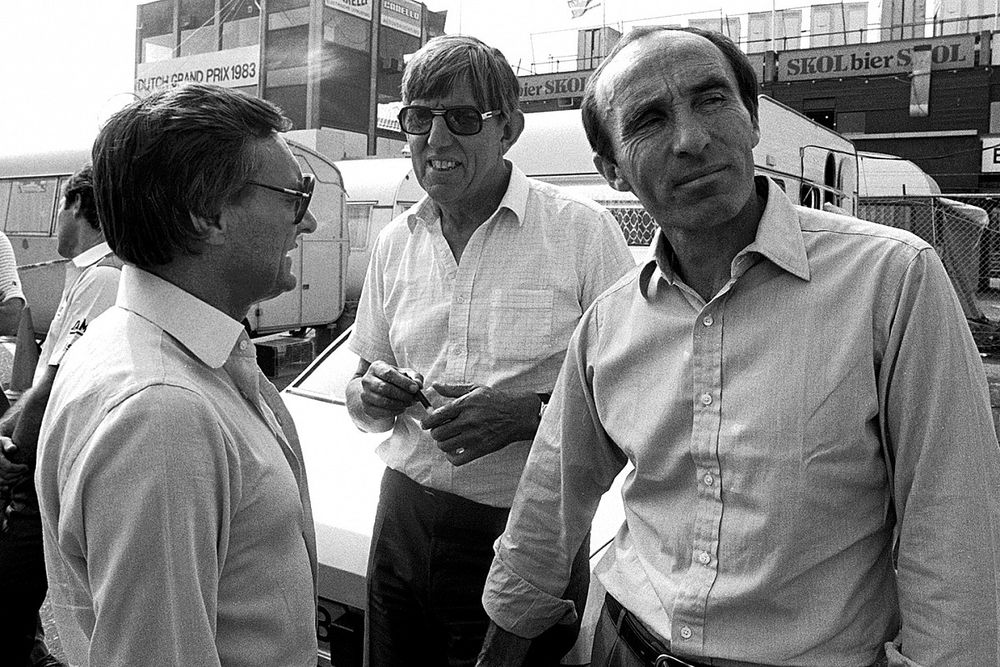 Bernie Ecclestone, propietario del equipo Brabham y presidente de FOCA; Ken Tyrrell, propietario del equipo Tyrrell y Frank Williams, propietario del equipo Williams