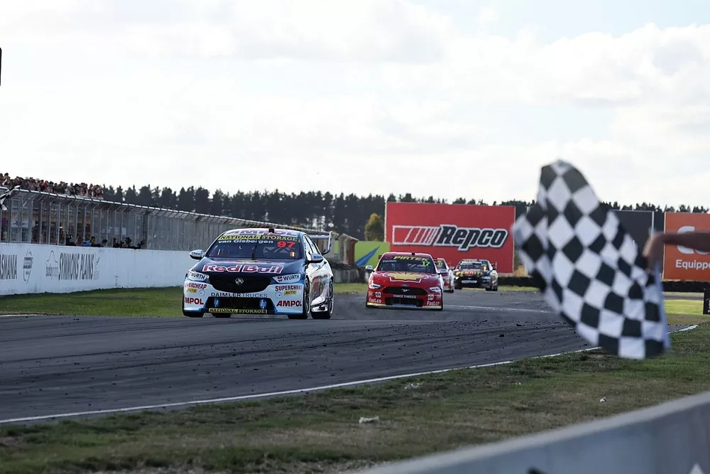 Race winner Shane van Gibsergen, Triple Eight Race Engineering