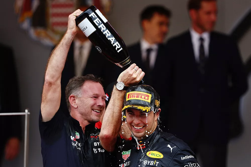 Podio: El ganador Sergio P&eacute;rez, Red Bull Racing, Christian Horner, jefe del equipo Red Bull Racing 