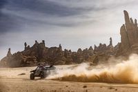 Al Attiyah mete otra marcha y recupera tiempo al l&iacute;der del Dakar 2025