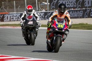 Puig: "No ten&iacute;a sentido llevar una moto 'negra' al test cuando la hemos tenido todo el a&ntilde;o"