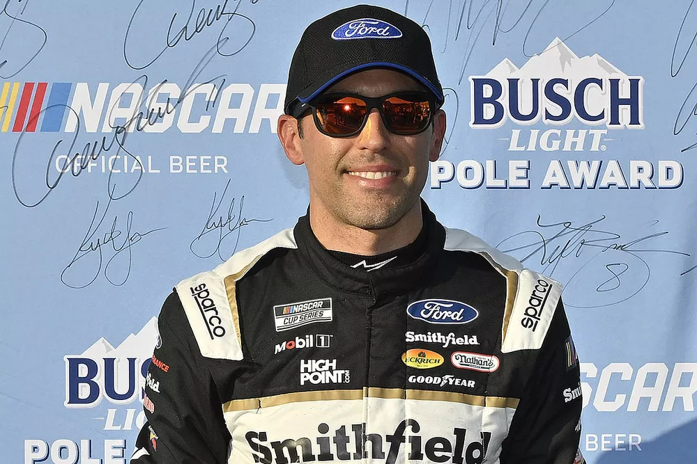 Pole sitter Aric Almirola, Stewart-Haas Racing, Ford Mustang