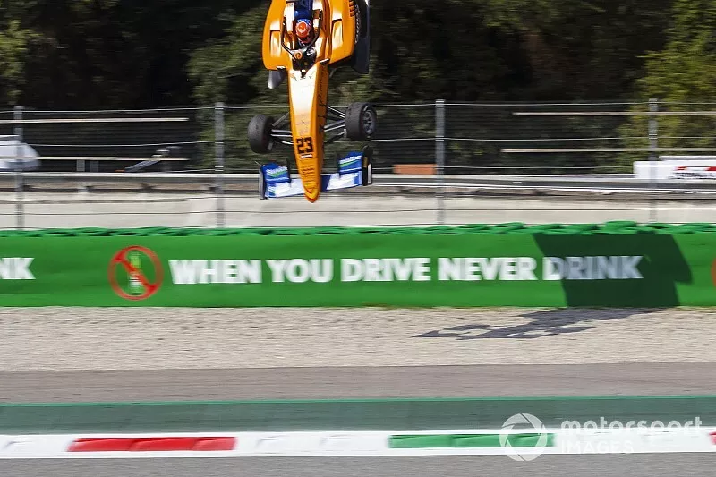 El accidente de Alexander Peroni, Campos Racing, en Monza