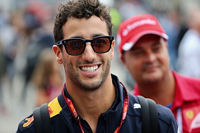 Renault confía en que Ricciardo acelere su progreso