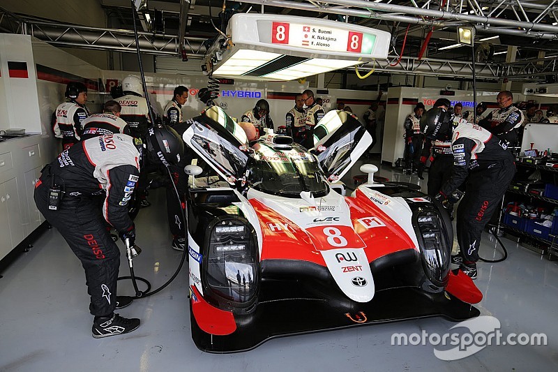 Toyotas são punidos e Alonso perde vitória em Silverstone