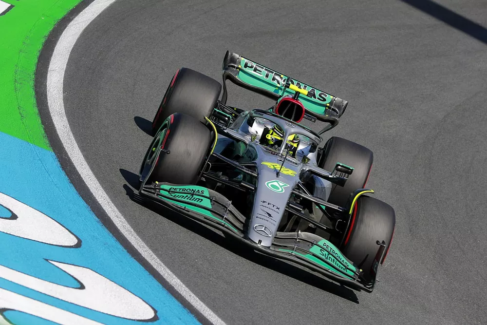 Lewis Hamilton, Mercedes W13