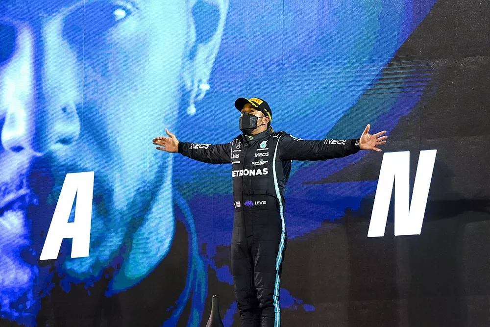 Max Verstappen, Red Bull Racing, 2nd position, and Lewis Hamilton, Mercedes, 1st position, on the podium