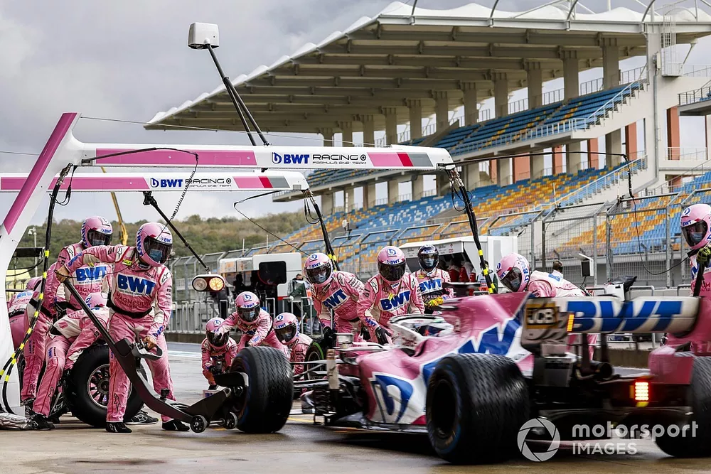 Sergio Perez, Racing Point RP20 pit stop