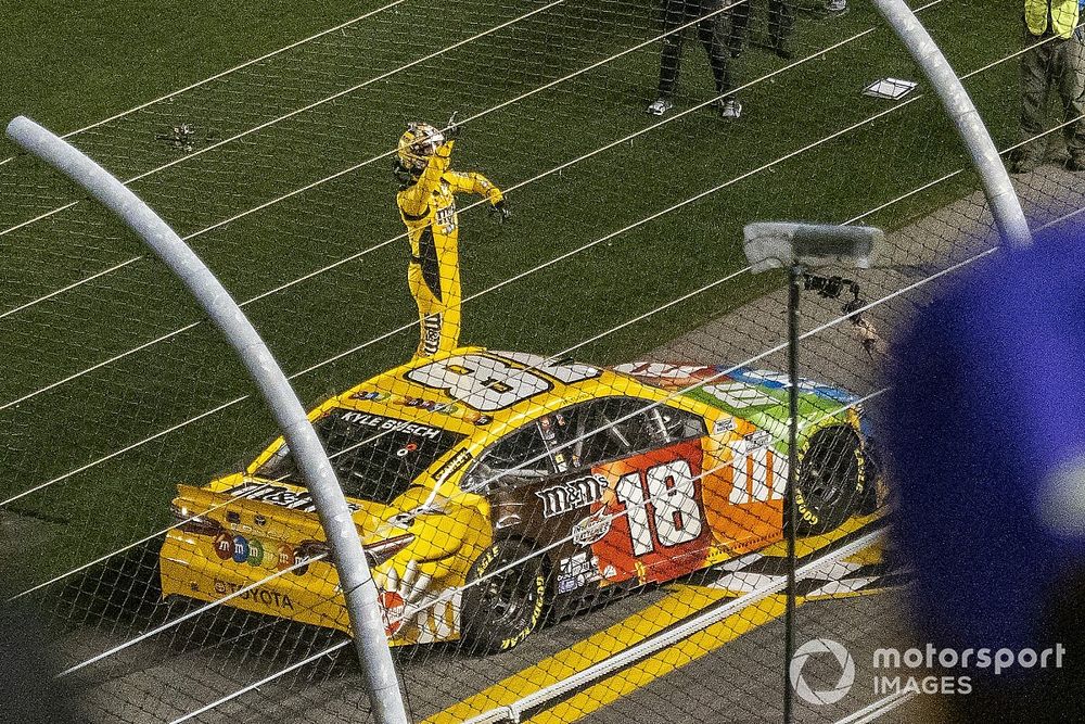 Race winner Kyle Busch, Joe Gibbs Racing Toyota