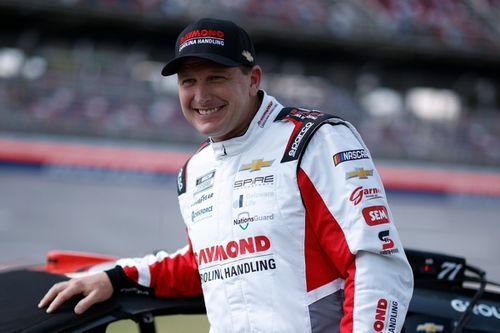 Michael McDowell logra la pole en Talladega para la NASCAR Cup