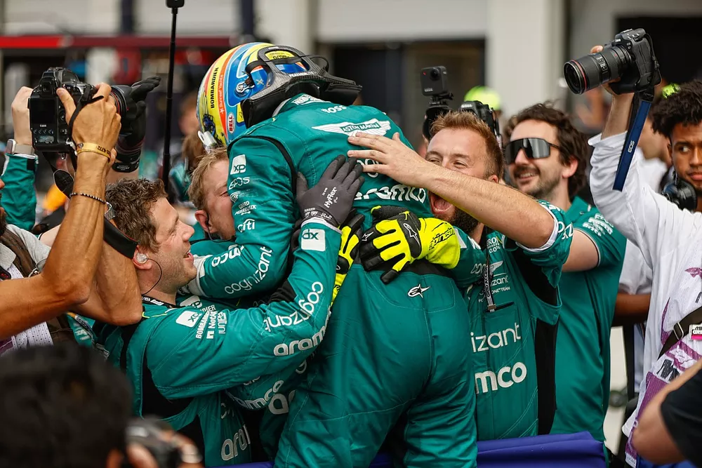 Fernando Alonso, Aston Martin F1 Team, 3rd position, celebrates with his team on arrival in Parc Ferme