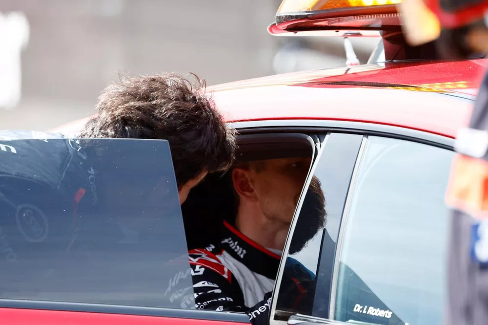 Nico Hulkenberg, Haas F1 Team, in the medical car after an opening lap crash