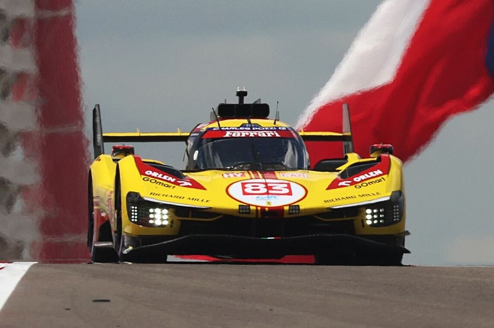 #83 AF Corse Ferrari 499P: Robert Kubica