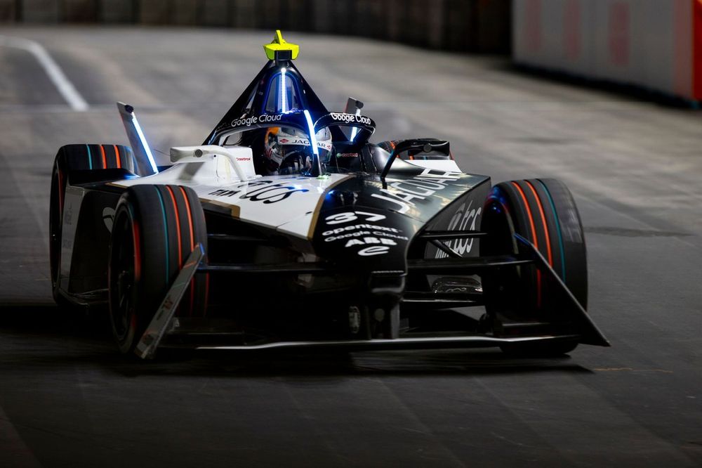 Nick Cassidy, Jaguar TCS Racing, Jaguar I-TYPE 6 