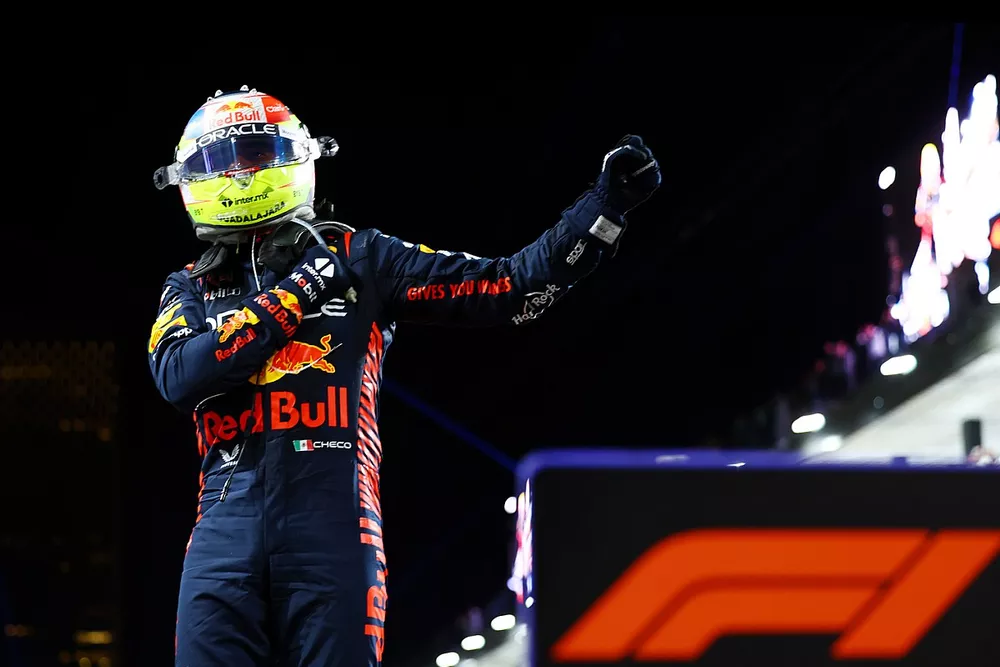 Ganador de la carrera Sergio P&eacute;rez, Red Bull Racing