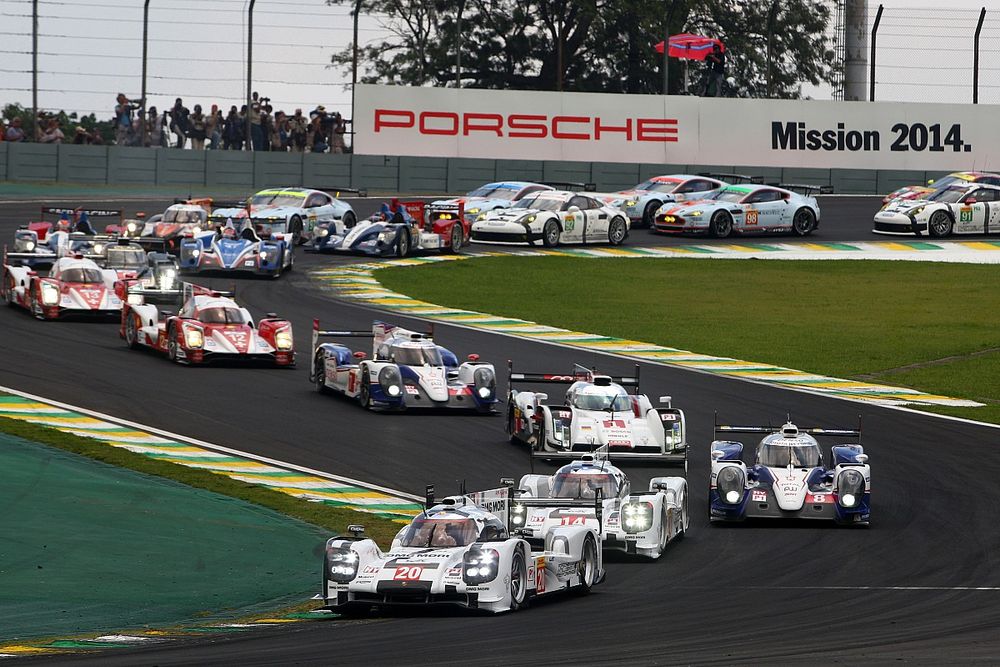 2014 World Endurance Championship,
Interlagos, Brazil. 28th - 30th November 2014.
Race start - Timo Bernhard / Mark Webber / Brendon Hartley Porsche AG Porsche 919 Hybrid leads.
World Copyright: Ebrey / LAT Photographic.
