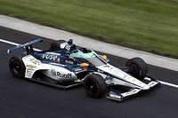 El futuro jefe de Alonso en Renault sufre al ver a su piloto en Indy 