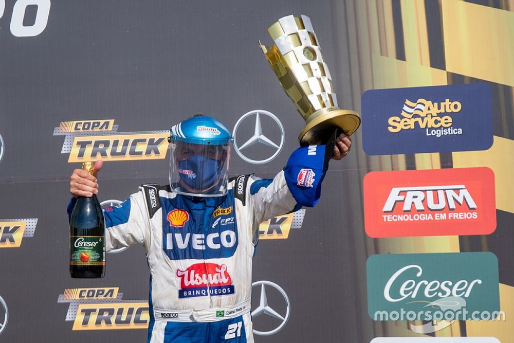 Djalma Pivetta comemora p&oacute;dio em Goi&acirc;nia