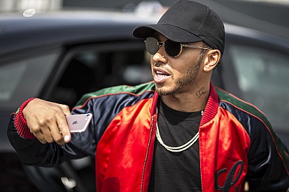 Hamilton não tem dúvidas sobre novo contrato com Mercedes